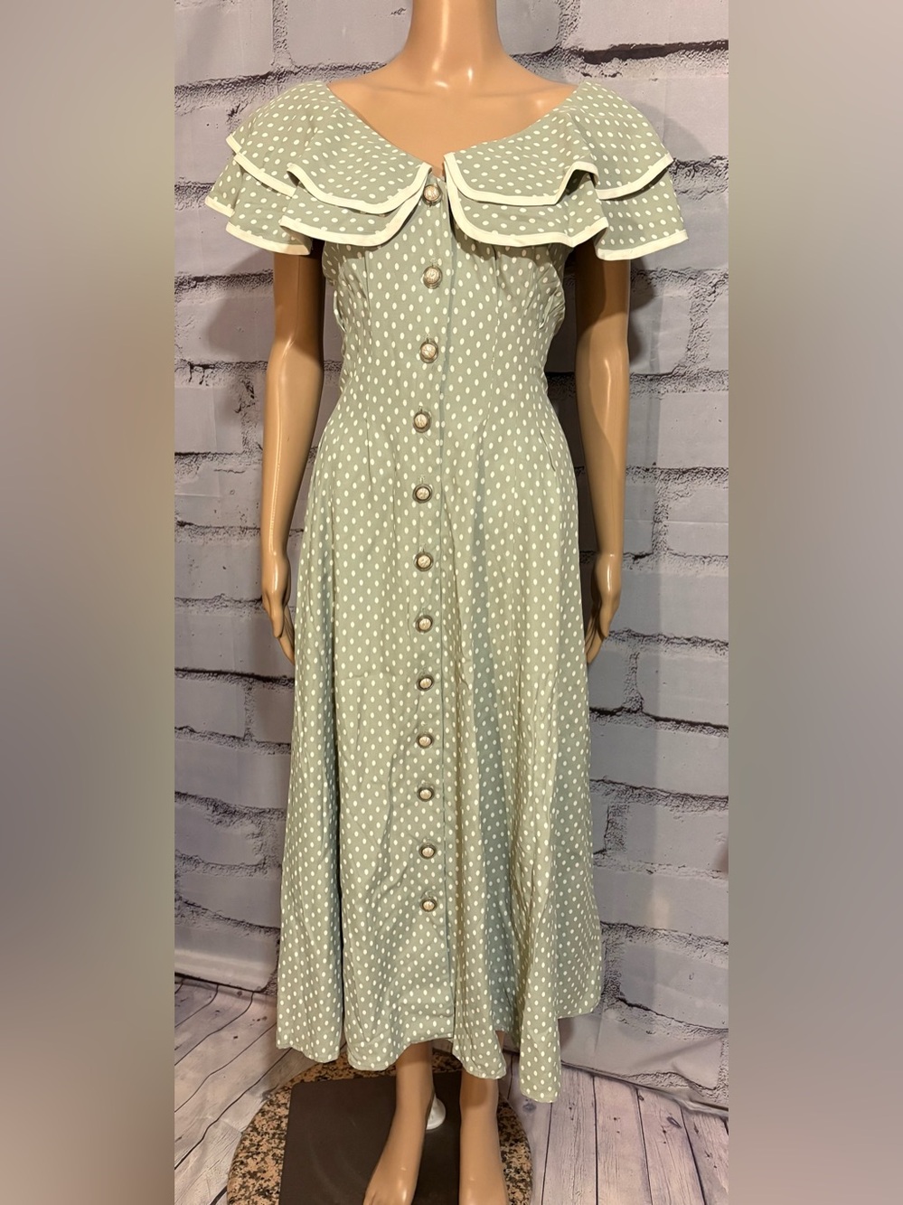 Gorgeous Katie Vintage Midi Sage Polka Dot Flutter Collar Dress size Small Med
